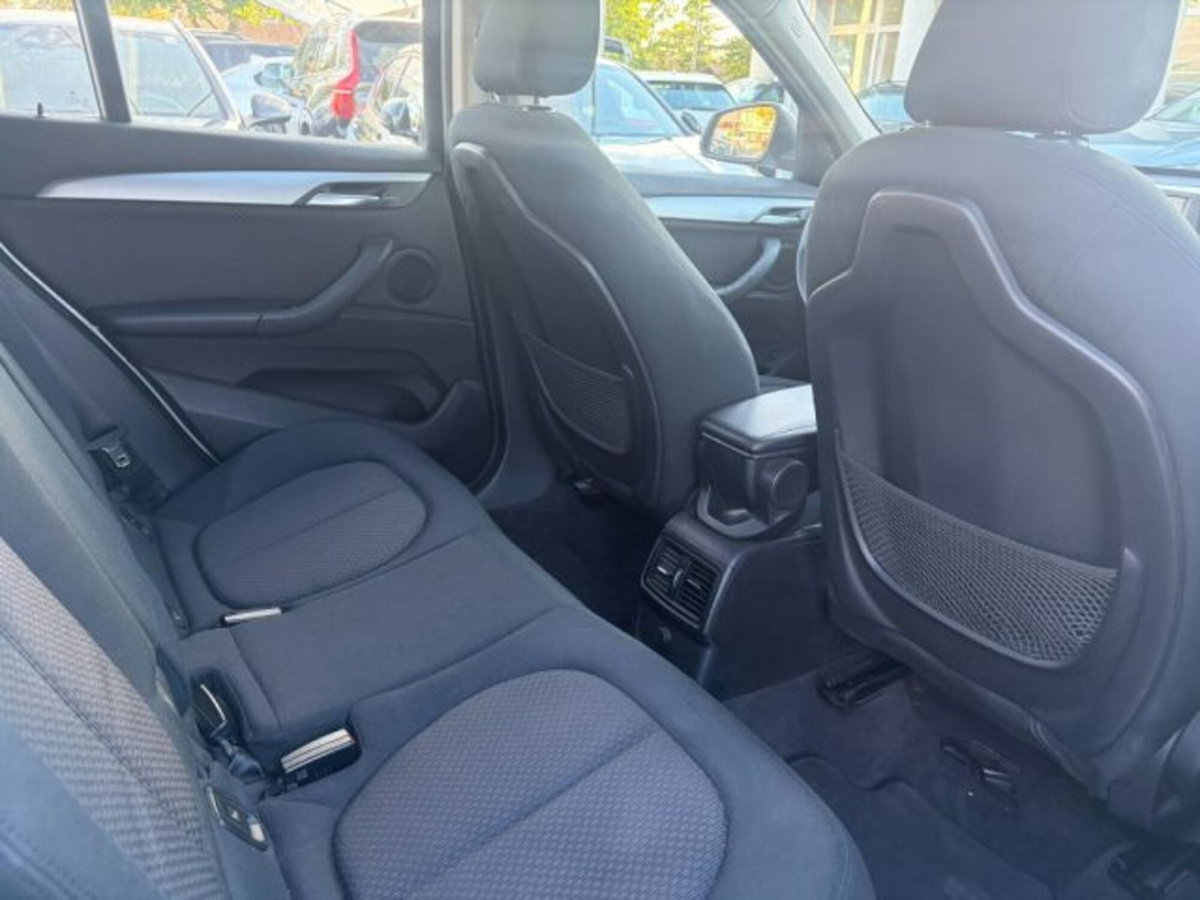 BMW X1 sDrive18d Business (10)