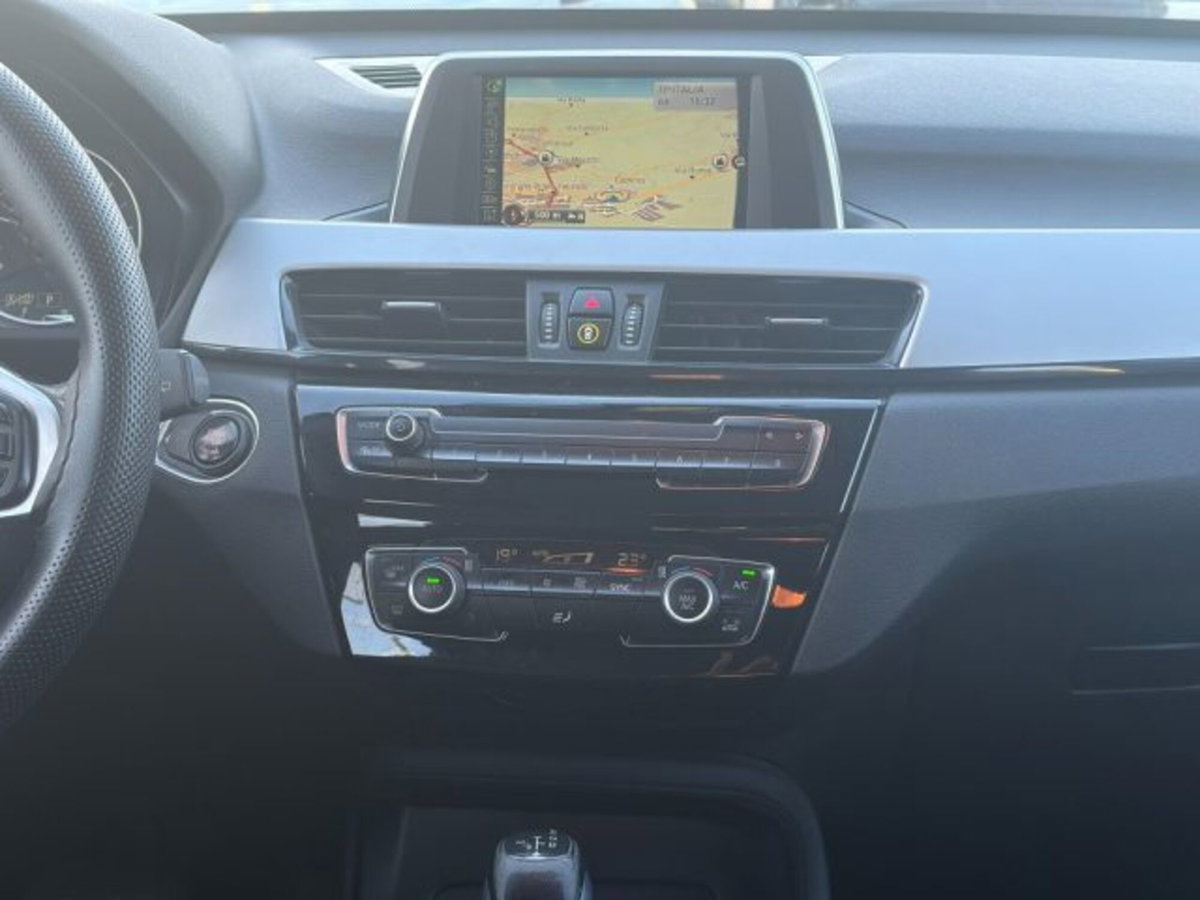 BMW X1 sDrive18d Business (12)