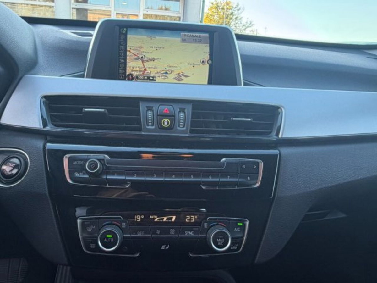 BMW X1 sDrive18d Business (16)