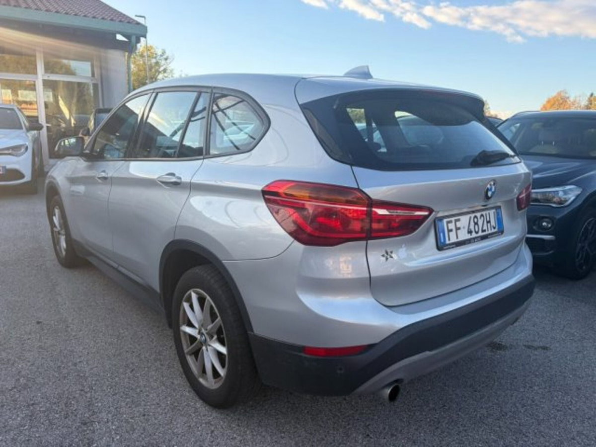 BMW X1 sDrive18d Business (4)
