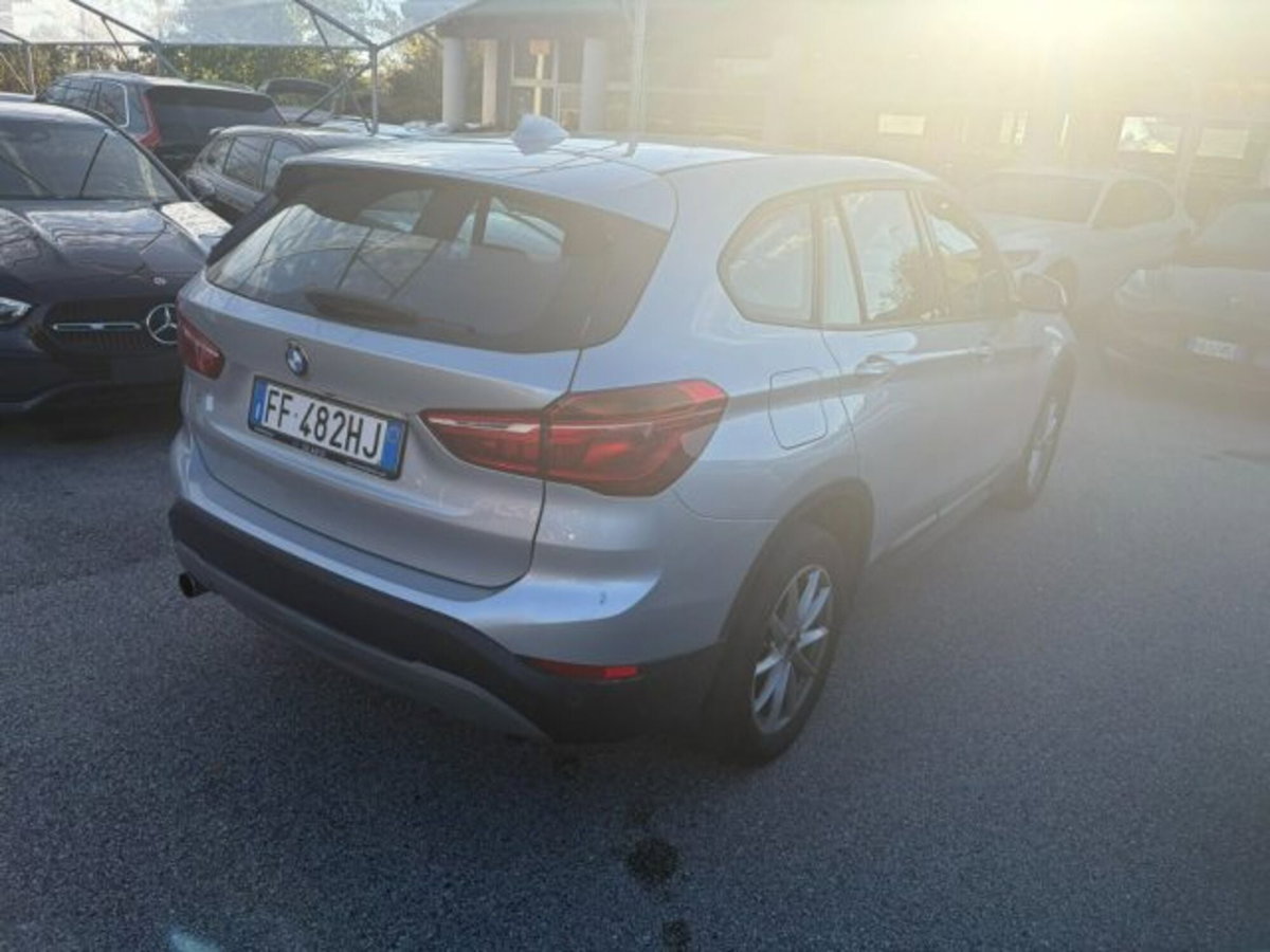 BMW X1 sDrive18d Business (6)