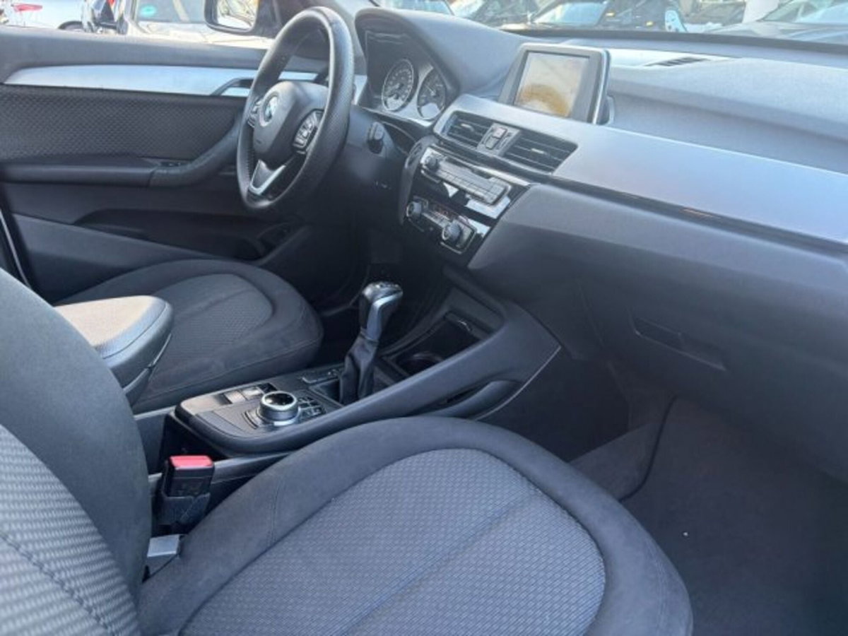 BMW X1 sDrive18d Business (8)