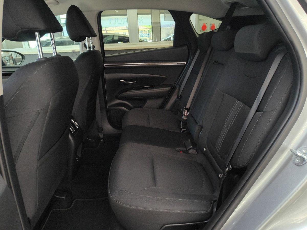 Hyundai Tucson 1.6 CRDi XLine (9)