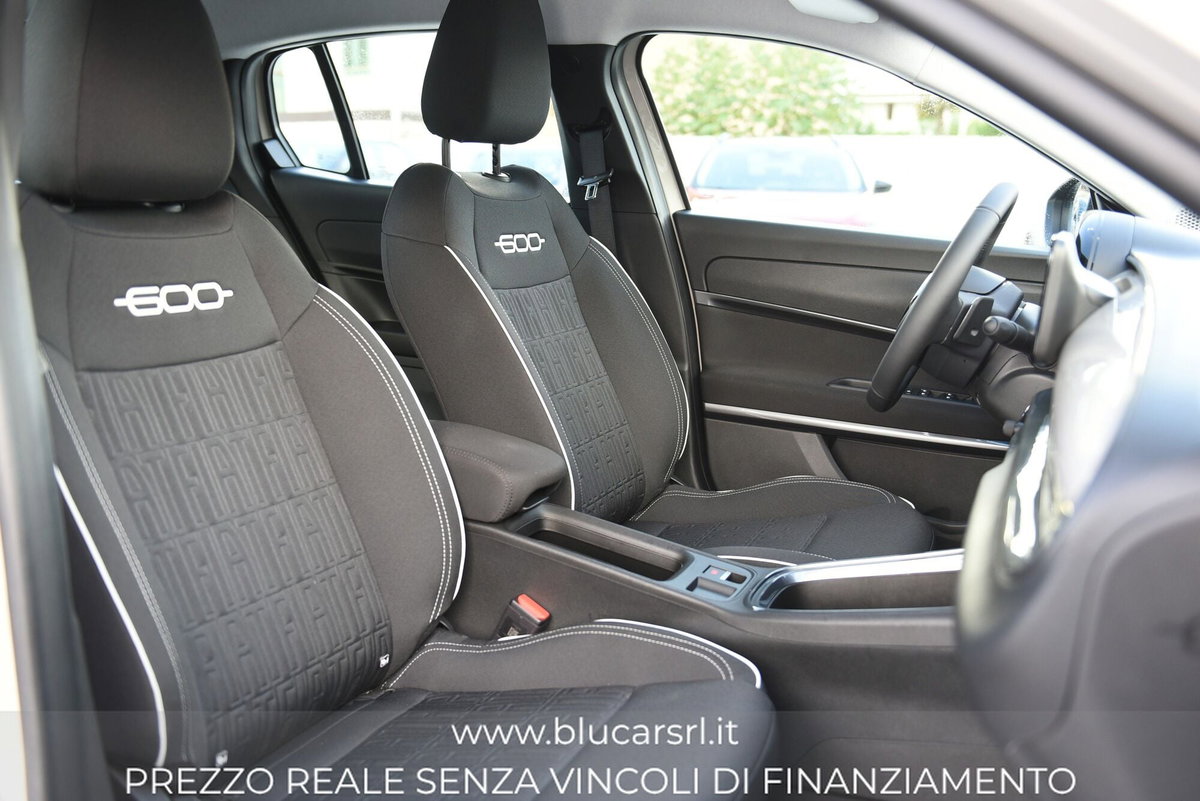 Fiat 600 1.2 hybrid Pop 145cv auto (10)