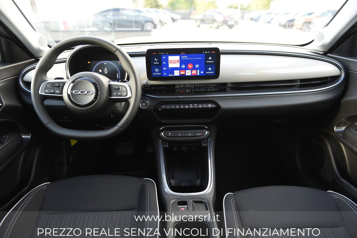 Fiat 600 1.2 hybrid Pop 145cv auto (8)