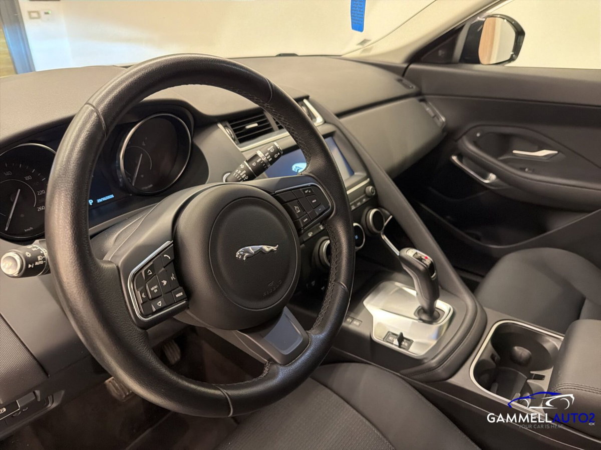 Jaguar E-Pace 2.0D 150 CV AWD (11)