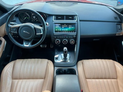 Jaguar E-Pace 2.0D 180 CV AWD R-Dynamic (13)