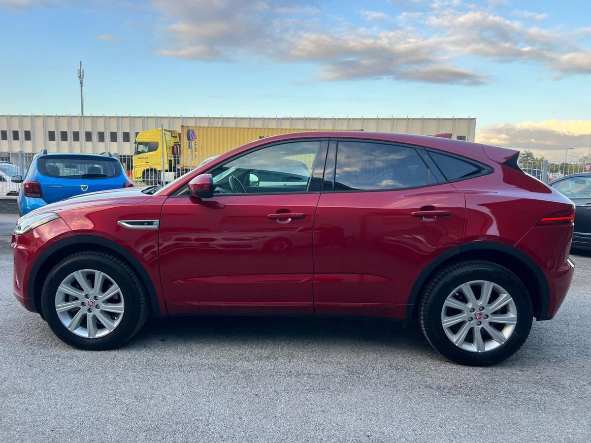 Jaguar E-Pace 2.0D 180 CV AWD R-Dynamic (4)