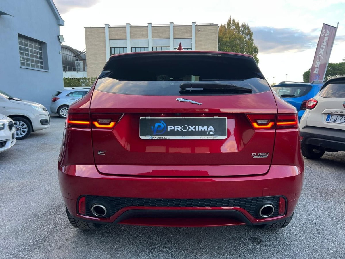 Jaguar E-Pace 2.0D 180 CV AWD R-Dynamic (6)