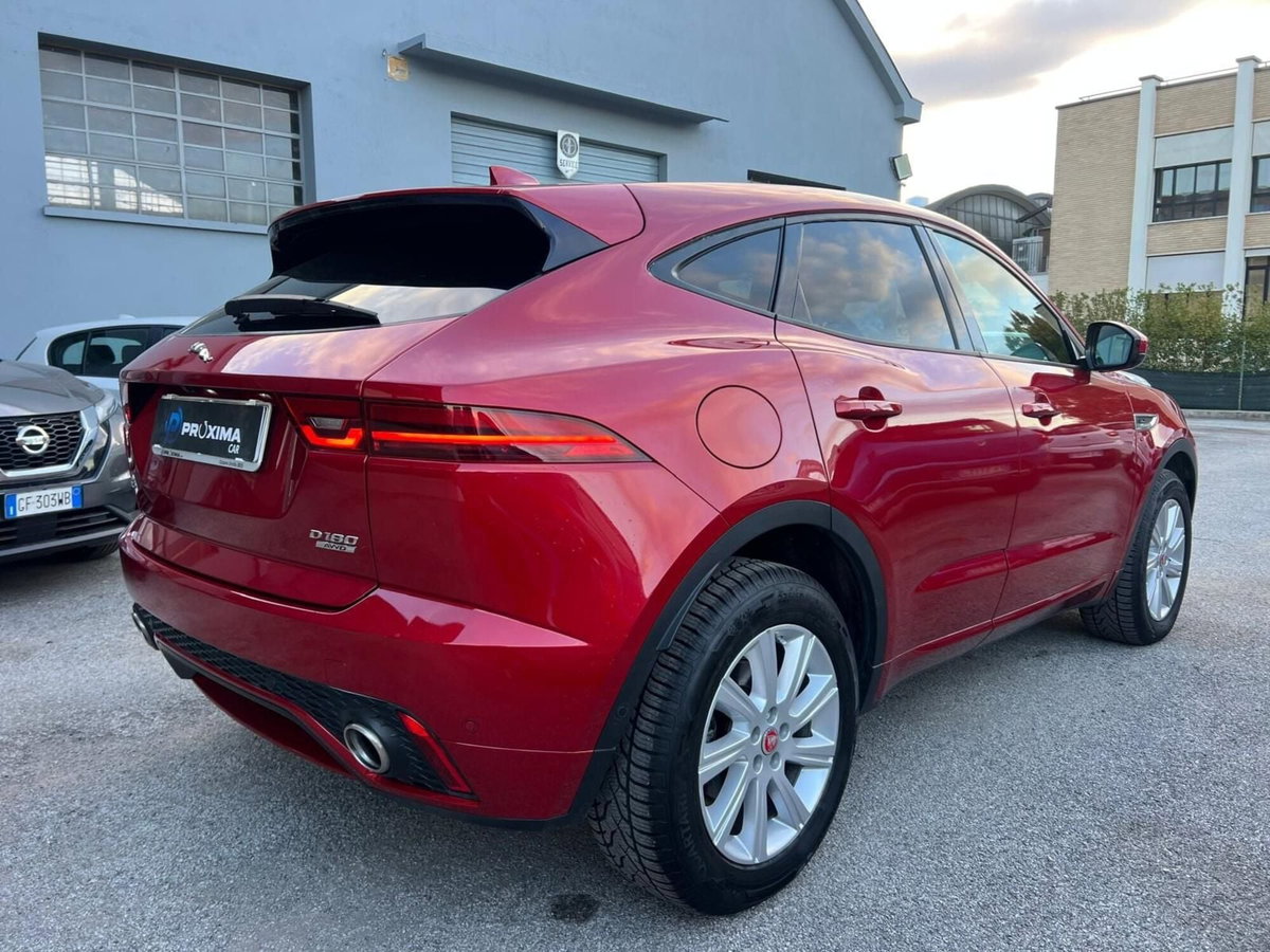 Jaguar E-Pace 2.0D 180 CV AWD R-Dynamic (7)