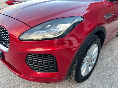 Jaguar E-Pace 2.0D 180 CV AWD R-Dynamic (9)