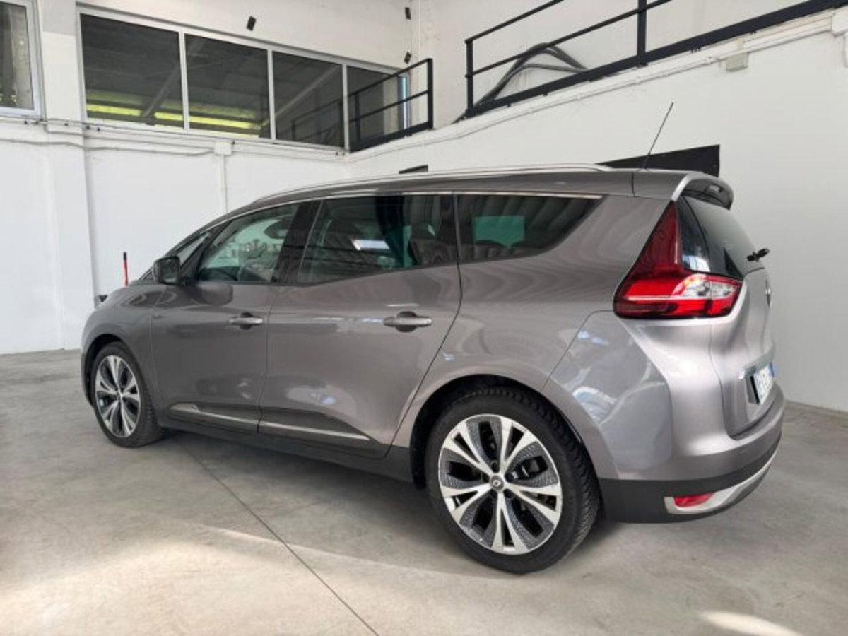 Renault Grand Scénic 1.7 blue dci Intens 150cv (10)