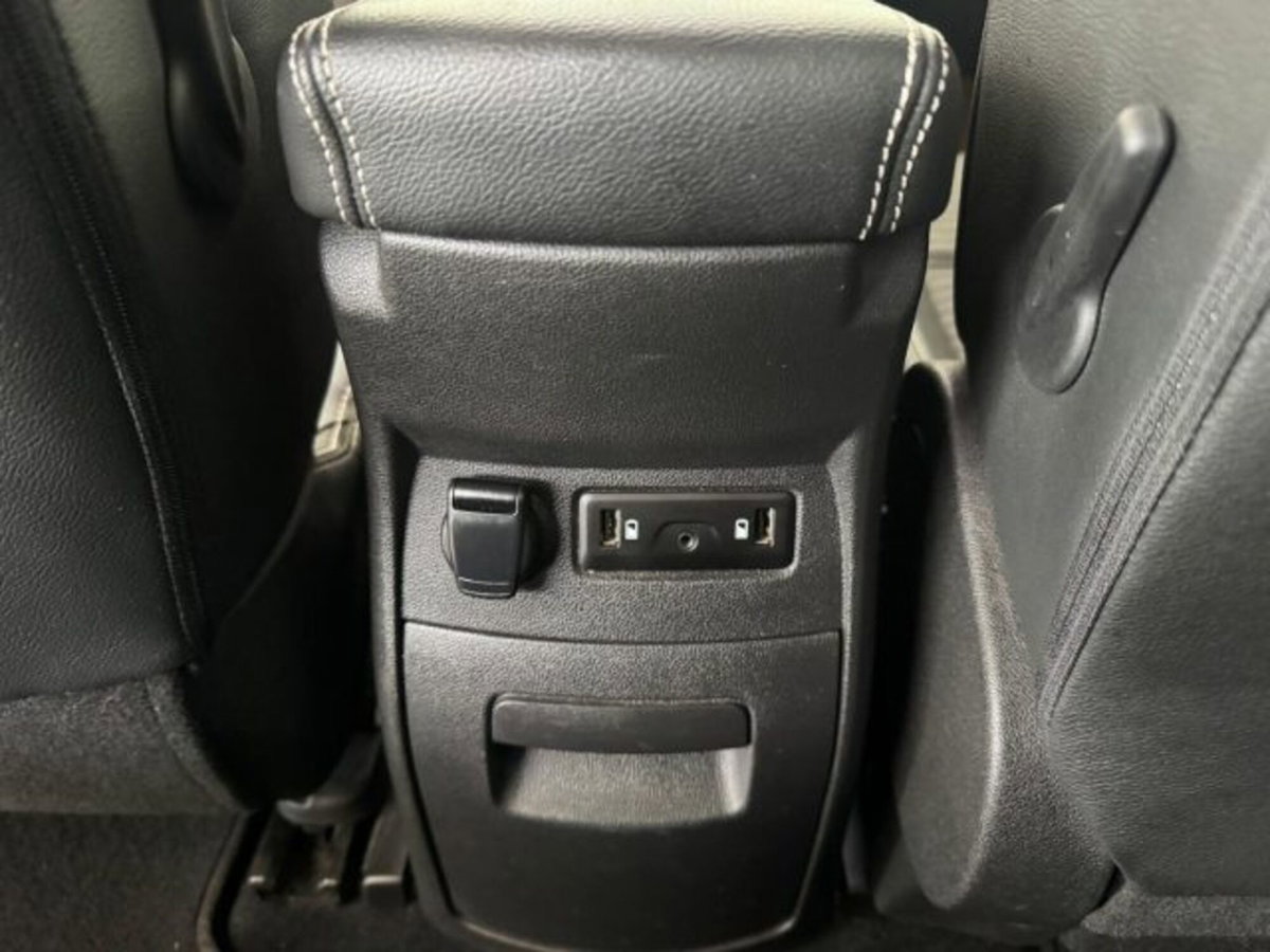 Renault Grand Scénic 1.7 blue dci Intens 150cv (17)
