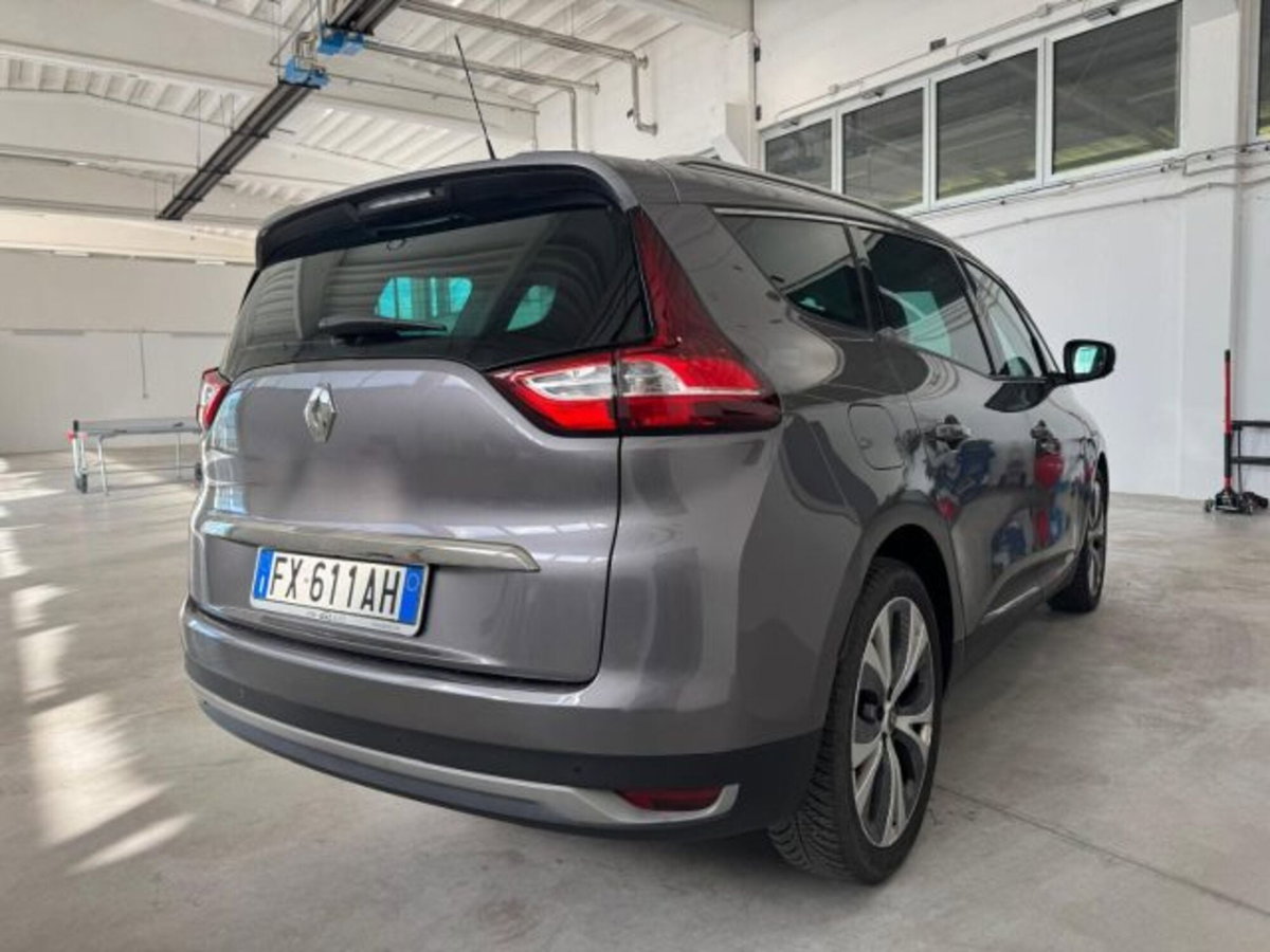 Renault Grand Scénic 1.7 blue dci Intens 150cv (4)