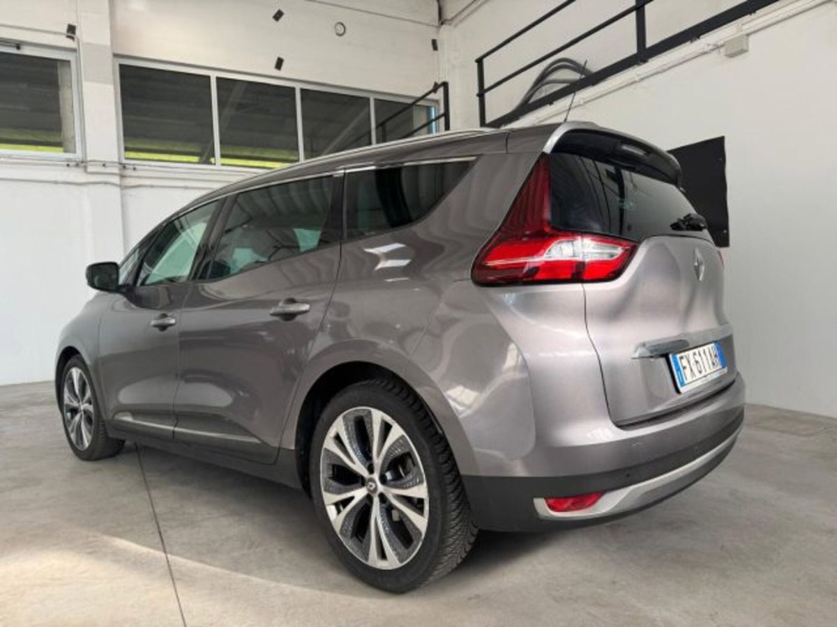 Renault Grand Scénic 1.7 blue dci Intens 150cv (8)