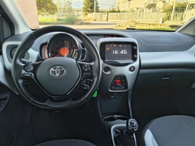 Toyota Aygo 1.0 VVT-i 69 CV 5 porte x-play (11)