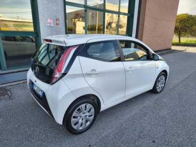 Toyota Aygo 1.0 VVT-i 69 CV 5 porte x-play (3)