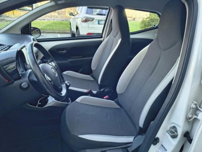 Toyota Aygo 1.0 VVT-i 69 CV 5 porte x-play (9)