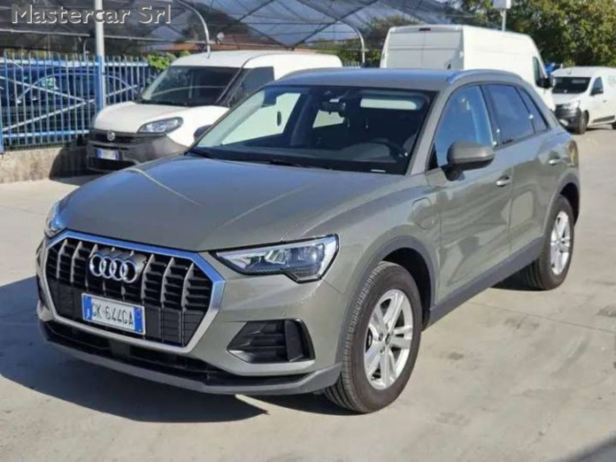 Audi Q3 1.4 TFSI 150 CV Business (2)