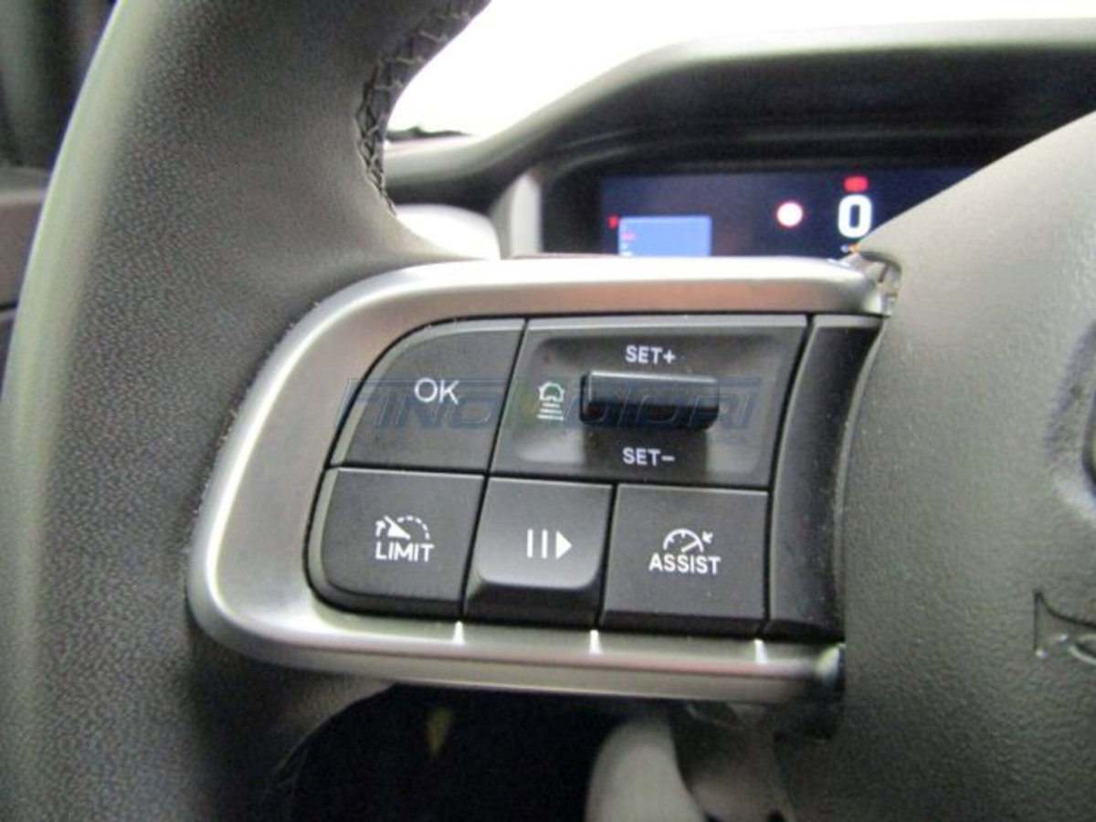 Jeep Avenger 1.2 turbo Summit fwd 100cv (18)