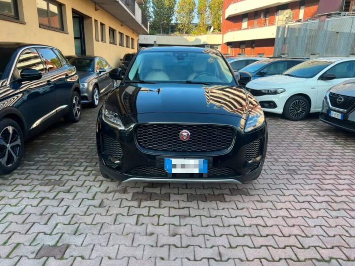 Jaguar E-Pace 2.0D 240 CV AWD aut. HSE (3)