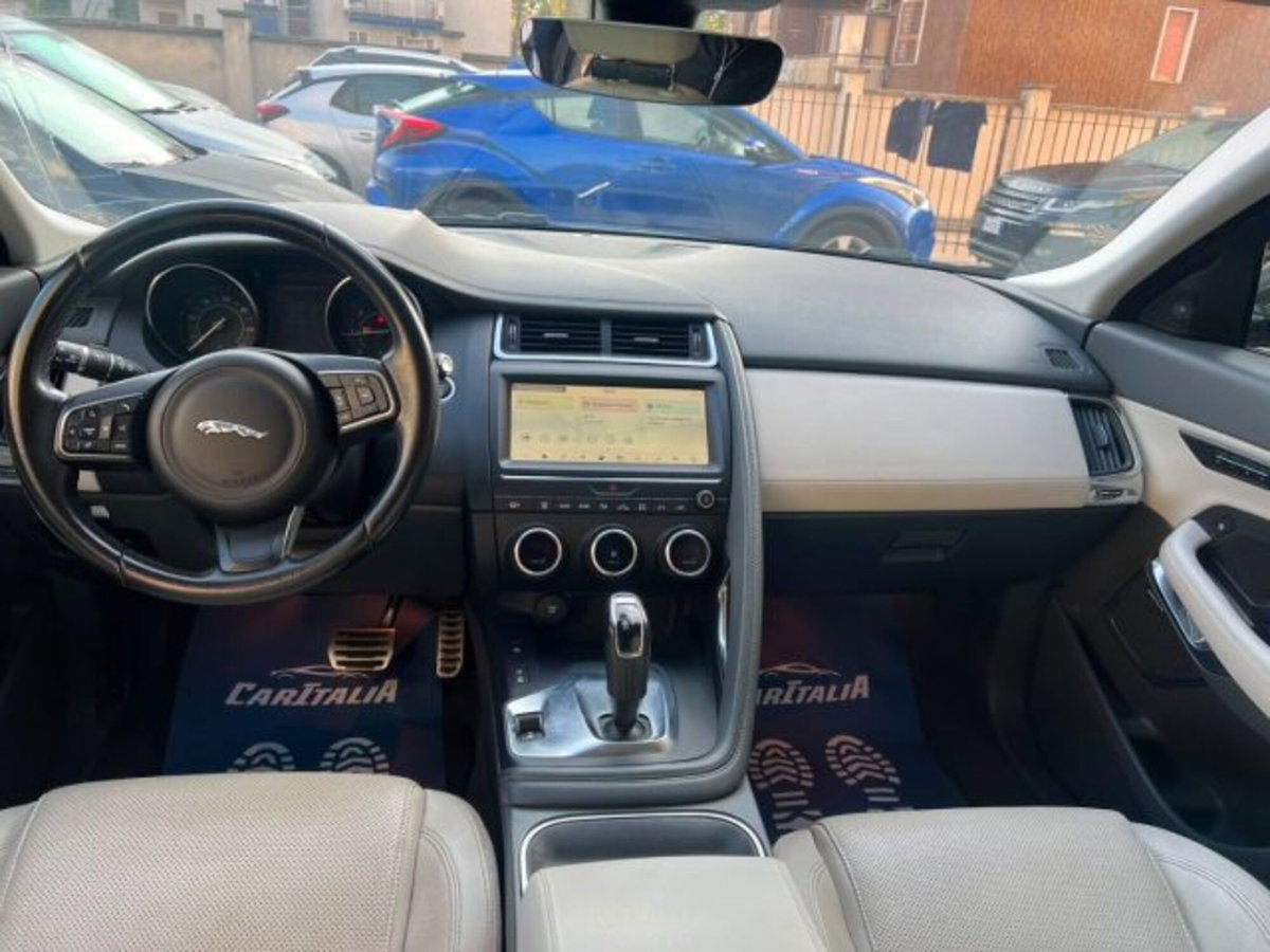 Jaguar E-Pace 2.0D 240 CV AWD aut. HSE (7)