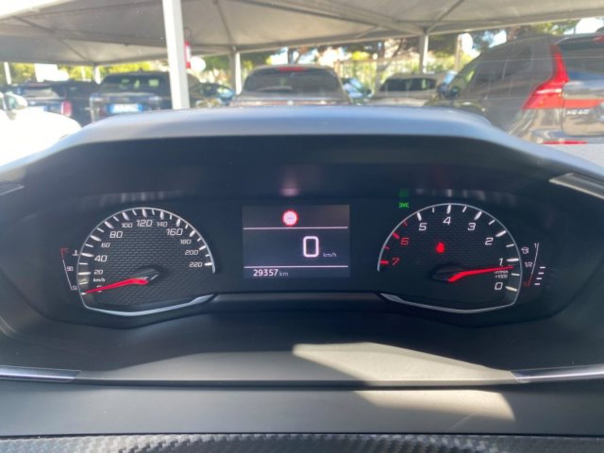 Peugeot 2008 PureTech 100 S&S Active Pack (14)