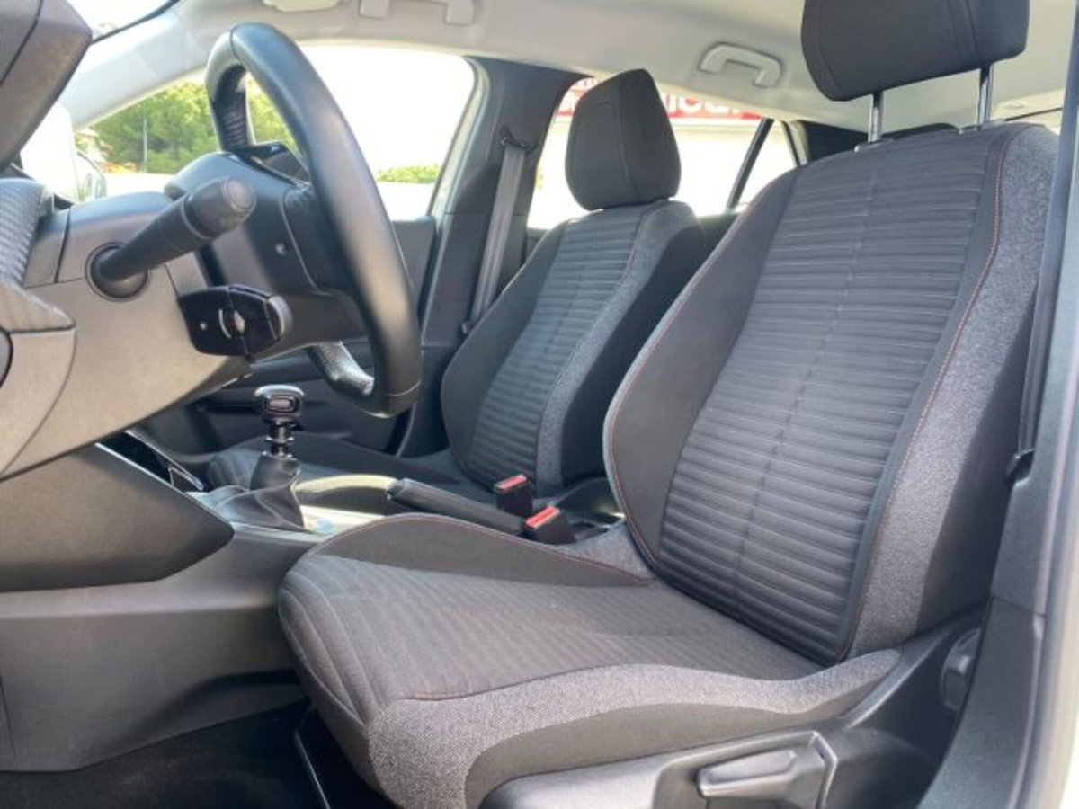 Peugeot 2008 PureTech 100 S&S Active Pack (7)