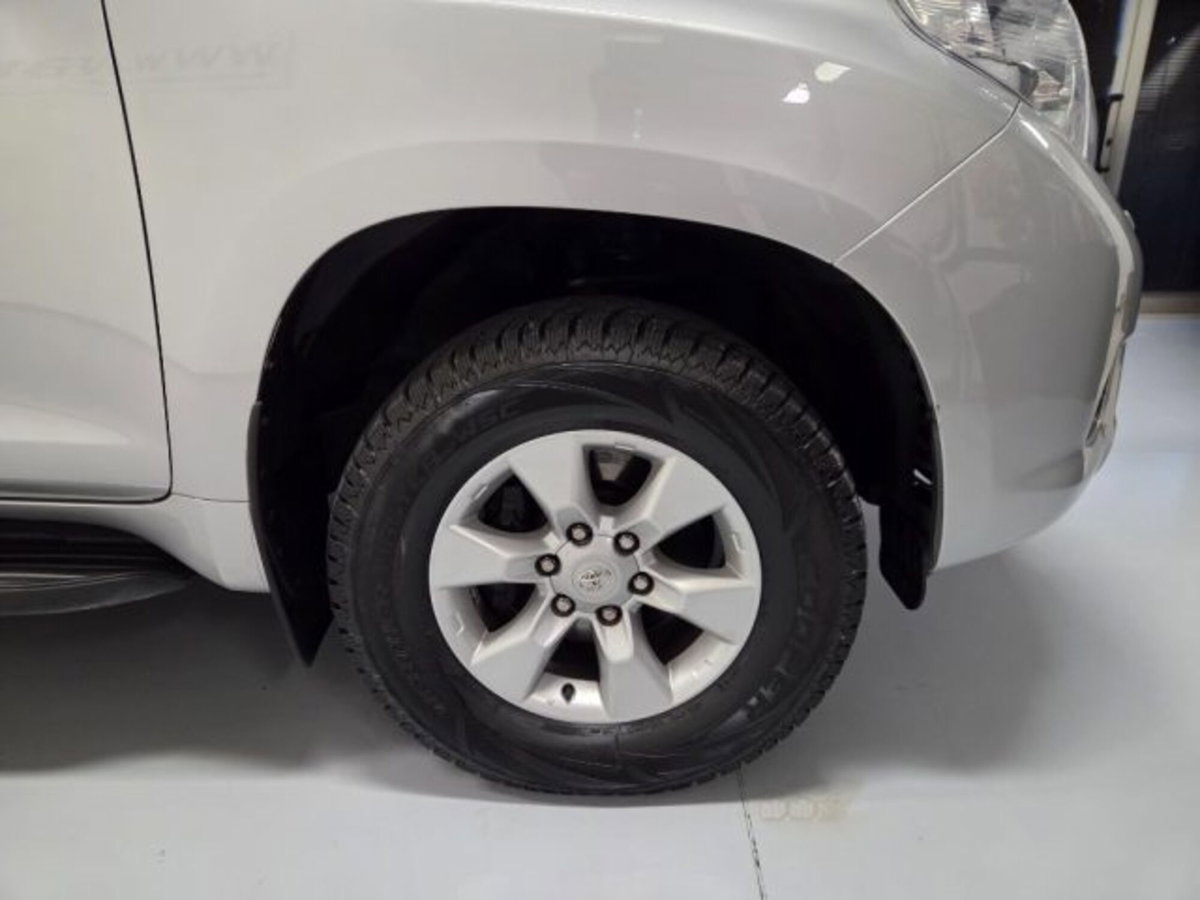 Toyota Land Cruiser 3.0 D4-D 5 porte (15)