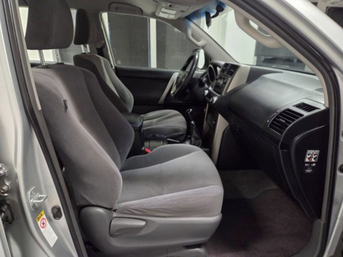 Toyota Land Cruiser 3.0 D4-D 5 porte (16)
