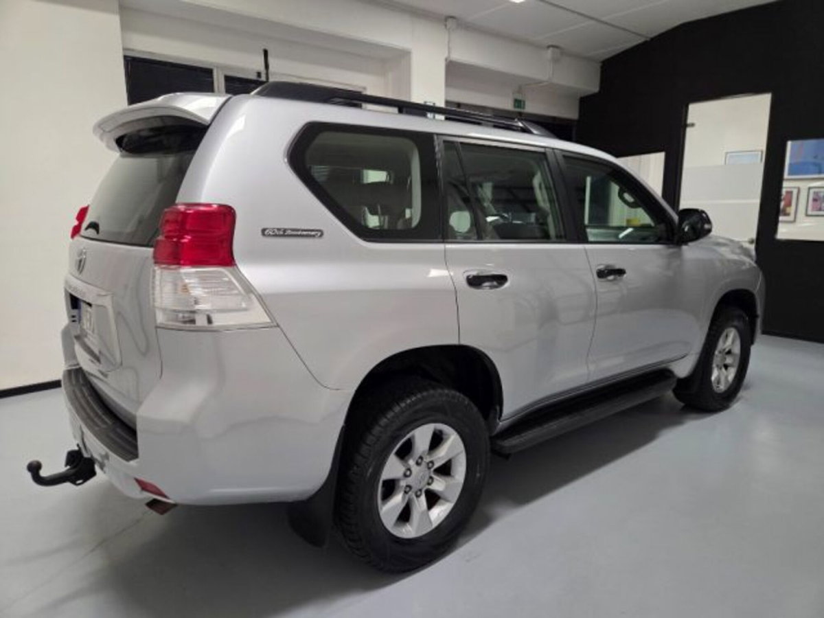 Toyota Land Cruiser 3.0 D4-D 5 porte (4)
