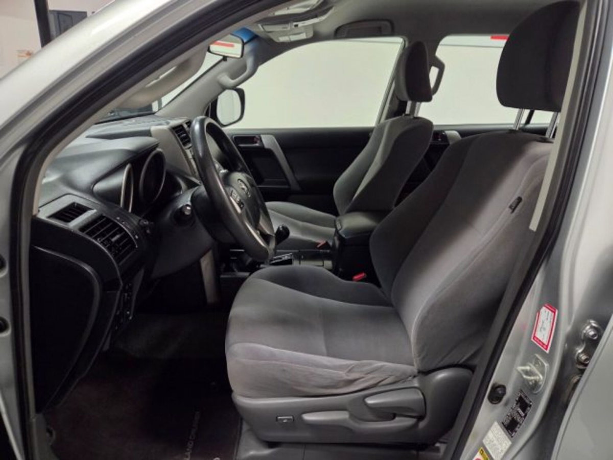 Toyota Land Cruiser 3.0 D4-D 5 porte (8)