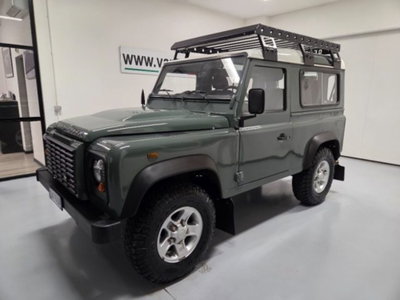 Land Rover Defender 90 2.4 TD4 Station Wagon S usata