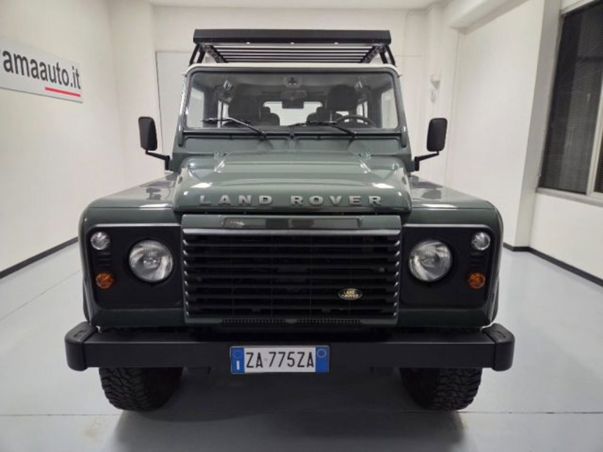 Land Rover Defender 90 2.4 TD4 Station Wagon S (2)