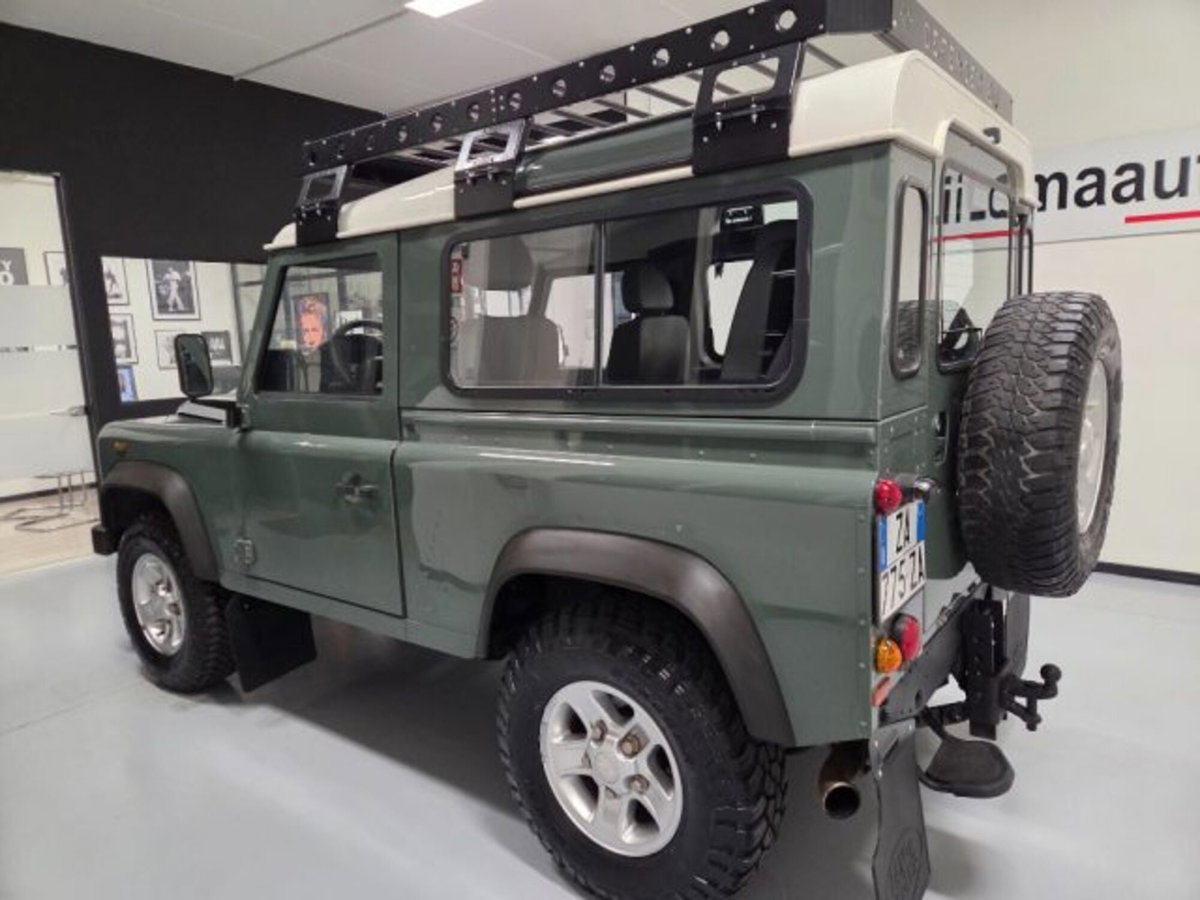 Land Rover Defender 90 2.4 TD4 Station Wagon S (6)