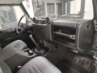 Land Rover Defender 90 2.4 TD4 Station Wagon S (8)