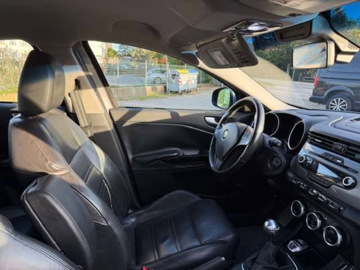 Alfa Romeo Giulietta 1.4 Turbo multiair Exclusive 170cv E6 (12)