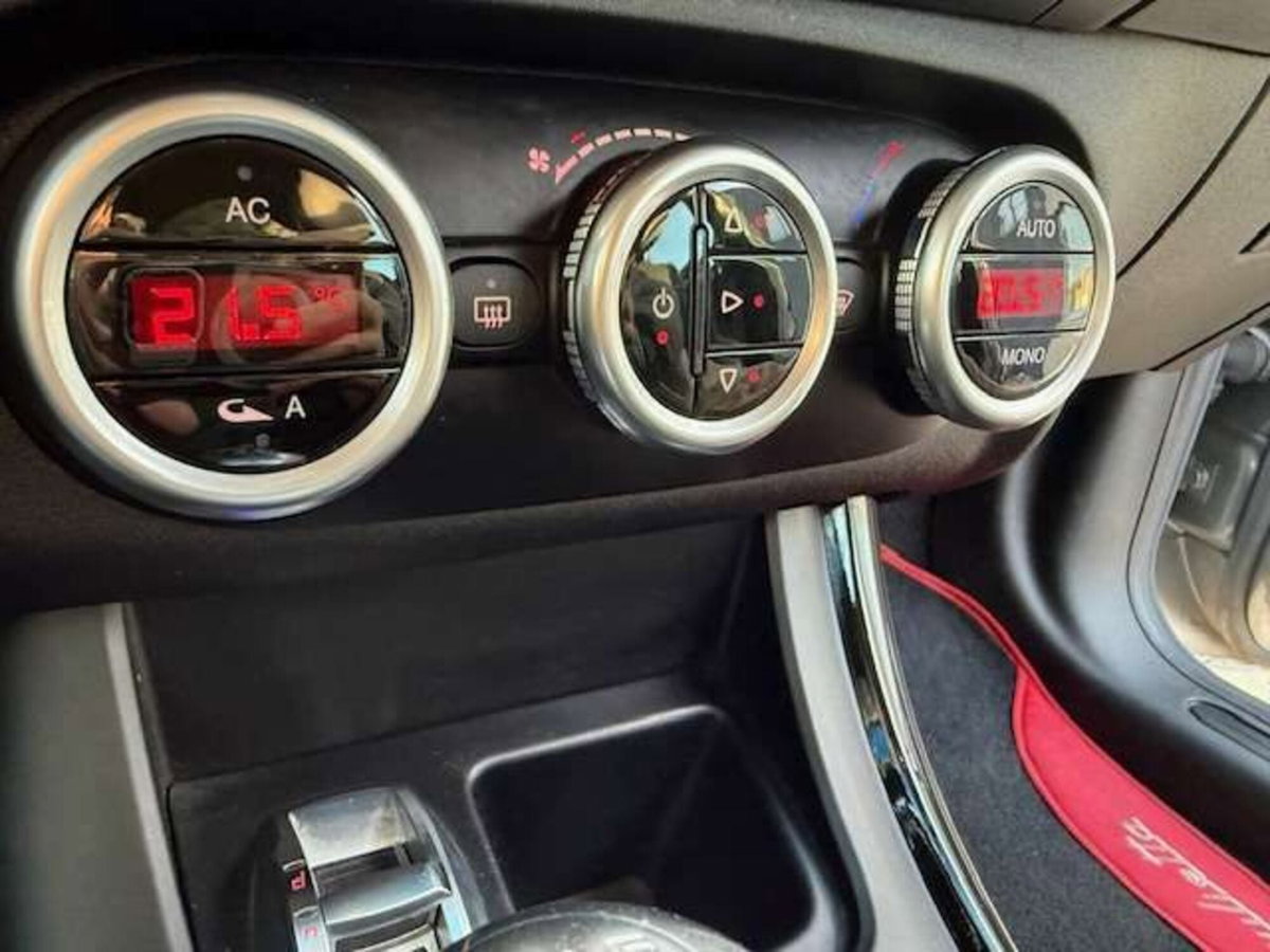 Alfa Romeo Giulietta 1.4 Turbo multiair Exclusive 170cv E6 (14)
