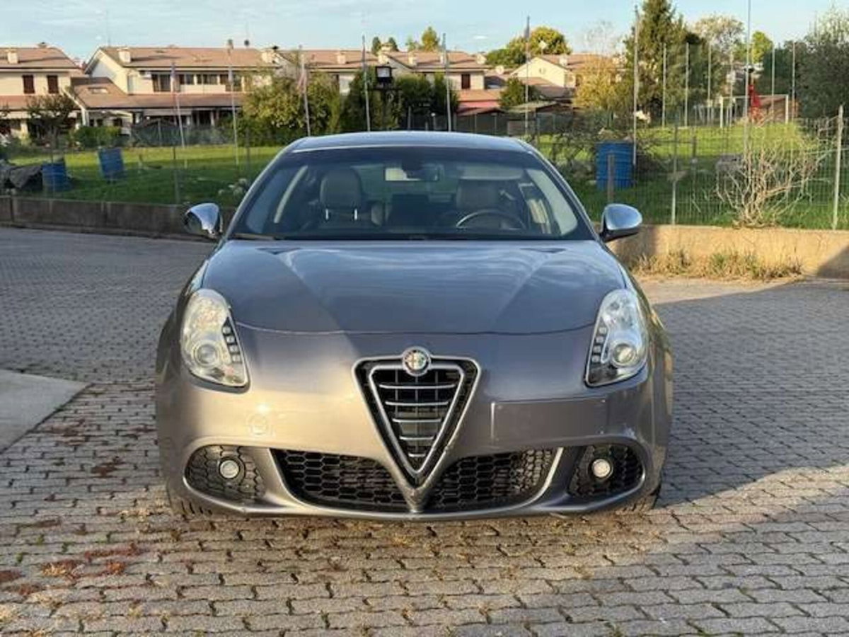 Alfa Romeo Giulietta 1.4 Turbo multiair Exclusive 170cv E6 (2)