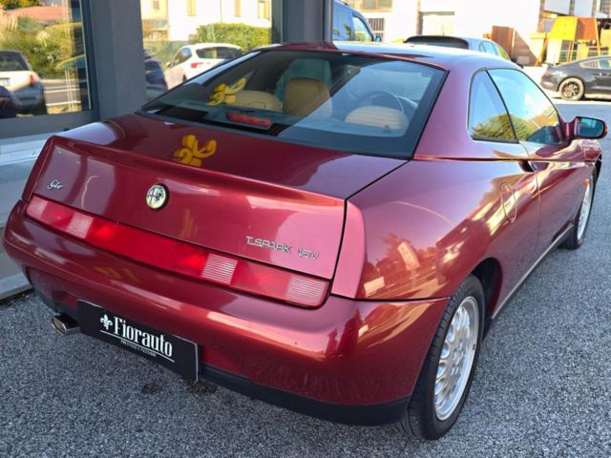 Alfa Romeo Gtv 2.0i 16V Twin Spark cat L (2)