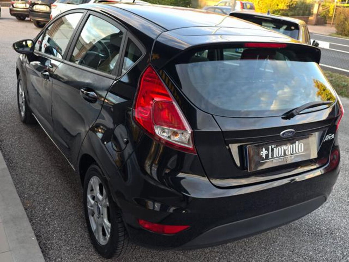 Ford Fiesta 1.5 TDCi 75CV 5 porte Titanium (6)